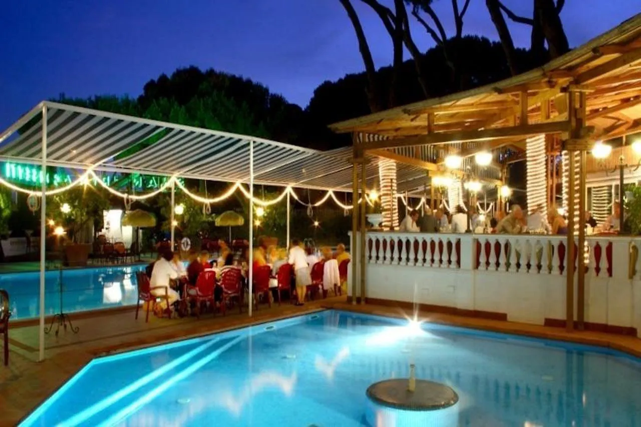 Hotel Shangri-La Roma 4*,