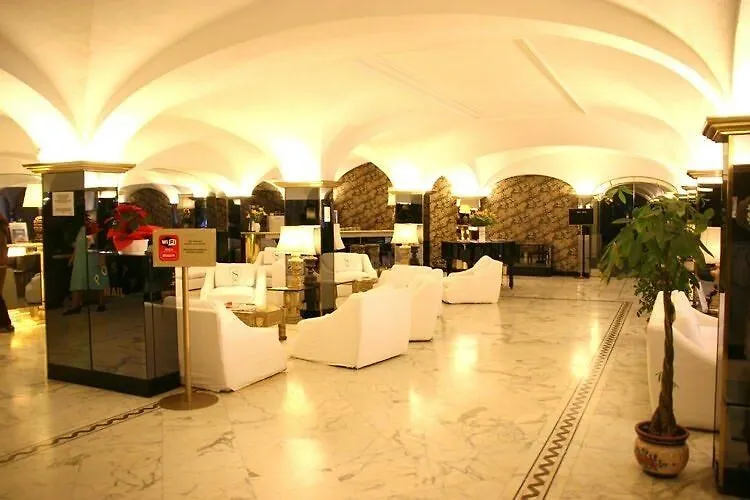 Hotel Shangri-La Roma 4*,  Italia